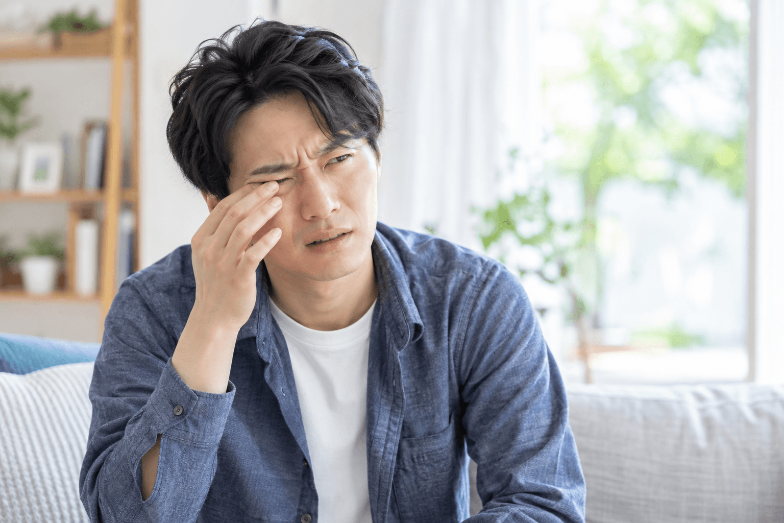 目のかゆみを放置したりこすりすぎたりするリスク